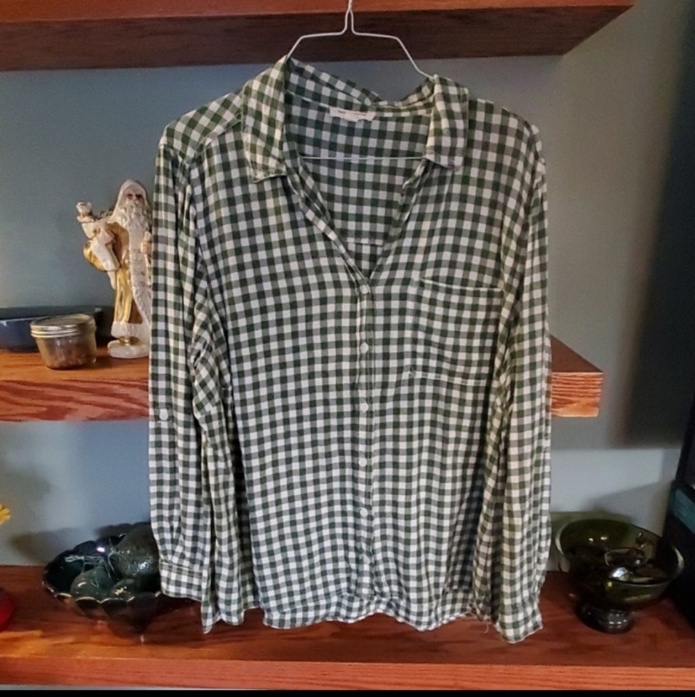 Beachlunchlounge white and green checked shirt